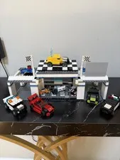 LEGO Racers Tuner Garage 8681 Partially Complete – Includes Everything Pictured