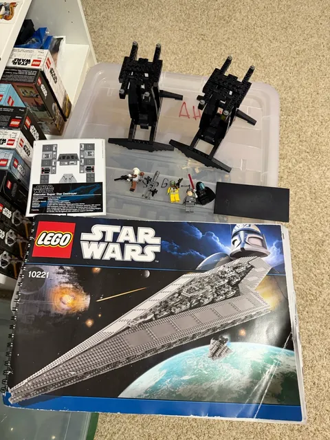 LEGO Star Wars: Super Star Destroyer (10221) UCS Complete With Minifigures