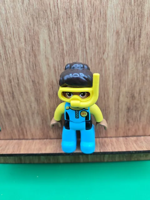 Lego Duplo Scuba Diver Woman Figure Lady Girl Yellow Mask Diving Ocean