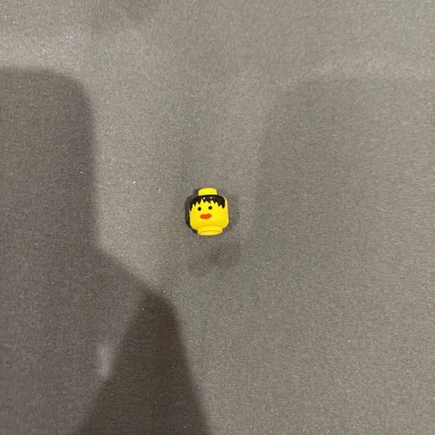 LEGO Maiden Minifigure Head Female Black Hair Messy Thick Red Lips cas097 #6081