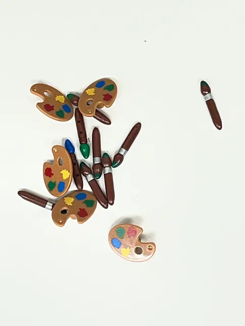 Lot Of LEGO Friends Accessories Artist Palettes And Paint Brushes