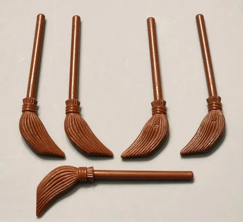 NEW LEGO® 5 Reddish Brown Minifigure Utensil Broom Piece