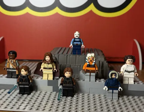 LEGO Star Wars Minifigure Lot 8 Asajj Ahsoka Anakin Leia Obi-Wan Finn