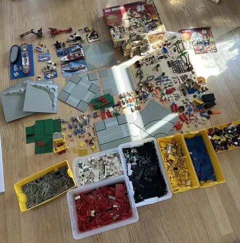 Vintage 1970s-1990s LEGO 10+ Sets, Parts, Manual Space, Castle, City & Htf Rare