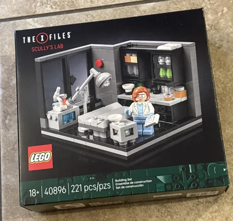 LEGO THE X-FILES SCULLY’S LAB 40896