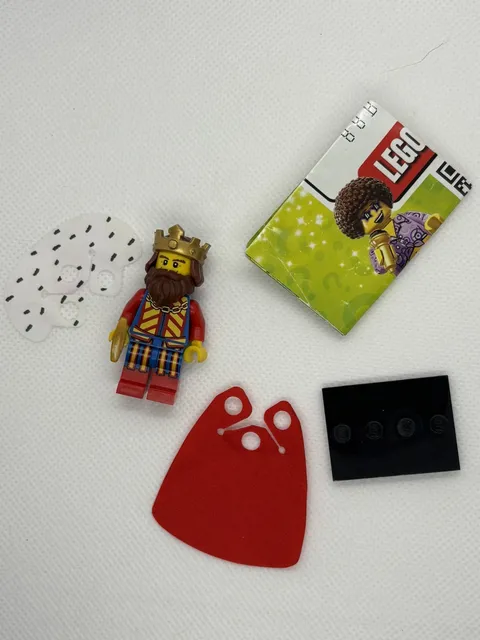 LEGO®  Classic King Collectible Minifigure Series 13 Retired CMF 71008 Complete