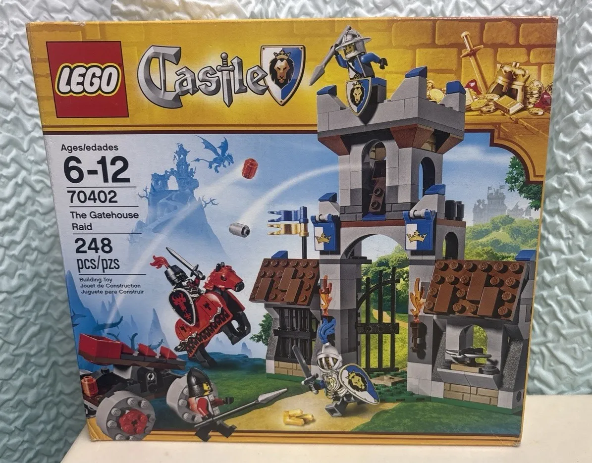 LEGO Castle: The Gatehouse Raid (70402) - Factory Sealed NEW