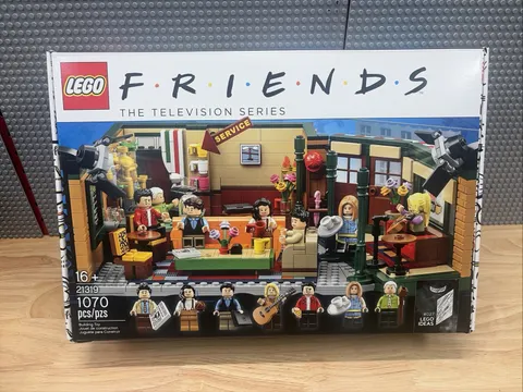 LEGO Ideas Friends Central Perk 21319 1070 Pieces