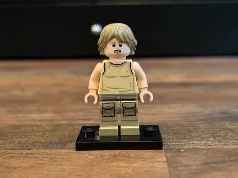 LEGO Star Wars Luke Skywalker Dagobah Minifigure (sw0907) – Tan Tank Top