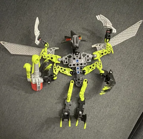 LEGO BIONICLE Gorast no. 8695, 99% complete, loose