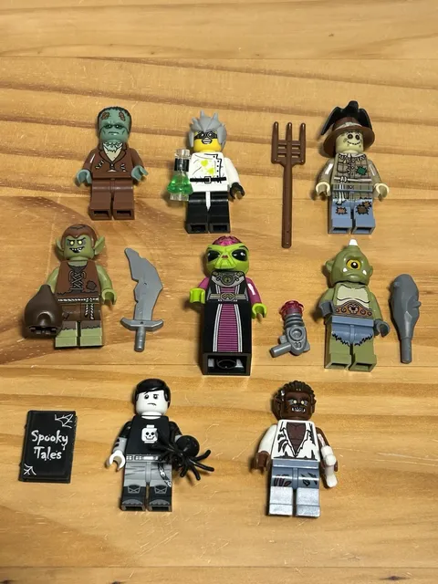 Lego Minifigure Lot Of 8: Scarecrow, Frankenstein, Werewolf, Villainess, Cyclops