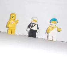 Lego Yellow Classic Space, Space Police & Futuron Minifigure Lot Vintage