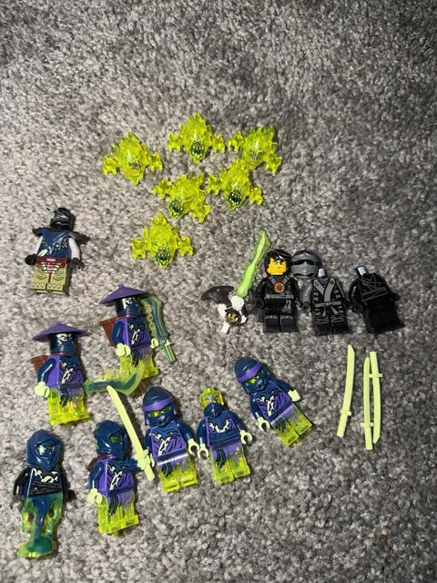 LEGO NINJAGO Minifigure Lot w/ Weapons & Accessories Mixed Characters Plastic