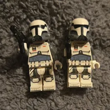 LEGO Star Wars Clone Trooper Minifigure Lot of 2 with Blasters