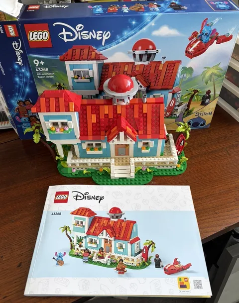 LEGO Lilo and Stitch Beach House Only 43268 w/Box & Instructions