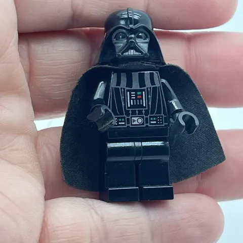 LEGO Star Wars Darth Vader Minifigure Gray Head With Helmet And Cape