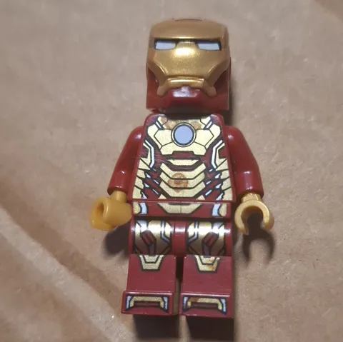 LEGO Marvel Iron Man Minifigure Red & Gold Armour Suit Plastic 6+ Super Heroes