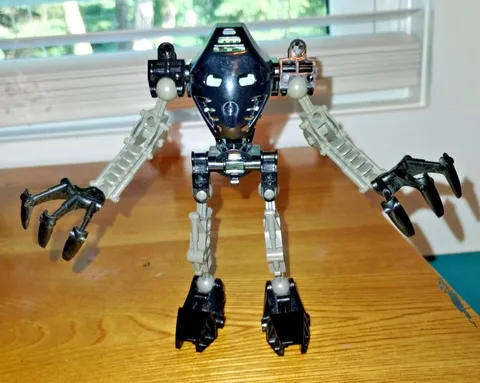 LEGO BIONICLE Toa Mata Onua (Set 8532)