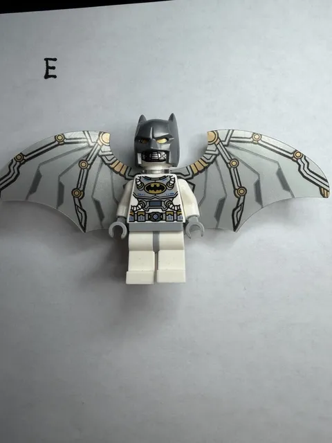 Lego Space Batman Minifigure from Set 76025 Justice League Super Hero NEW sh146