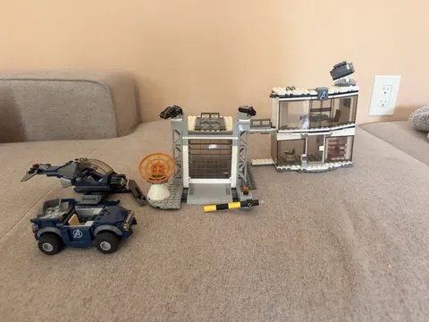 LEGO Avengers Compound Battle 76131 No Figs 99% Complete No Instructions