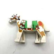 Lego Minifigure Horse with Green Blanket, Left Side Red Hand Pattern 4493c01px3
