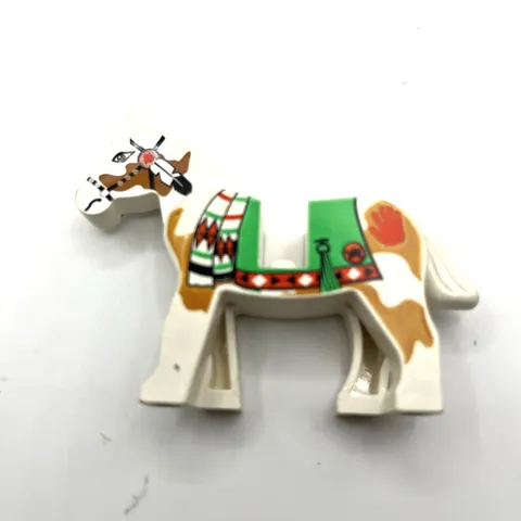 Lego Minifigure Horse with Green Blanket, Left Side Red Hand Pattern 4493c01px3