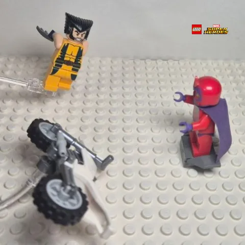 LEGO Marvel Wolverine Magneto Minifigure Lot 6866 SH0017 SH0031 White Motorcycle