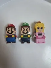 LEGO Mario - Luigi - Princess Peach Minifigure Lot