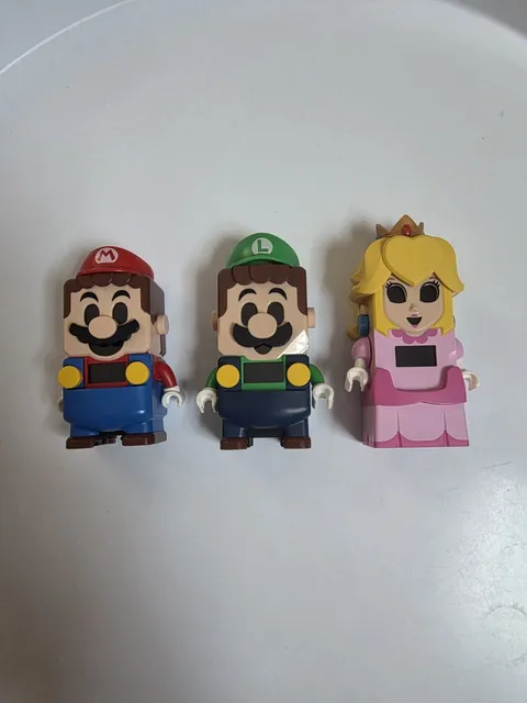 LEGO Mario - Luigi - Princess Peach Minifigure Lot
