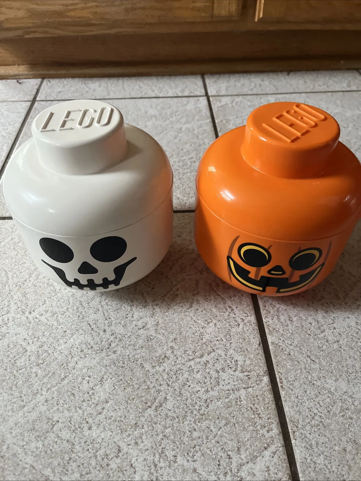 2018 LEGO Halloween Jack O Lantern  Pumpkin Skeleton Storage Heads Small 2-Pack