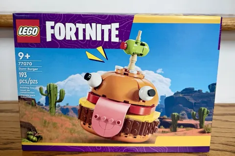 LEGO Fortnite Durrr Burger Set 77070 Building Kit 193 Pieces Age 9+
