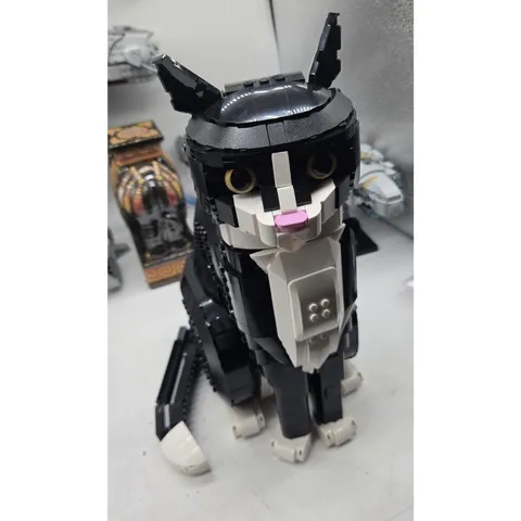 LEGO Ideas 21349 Tuxedo Cat Set Built Complete to Nearly Complete