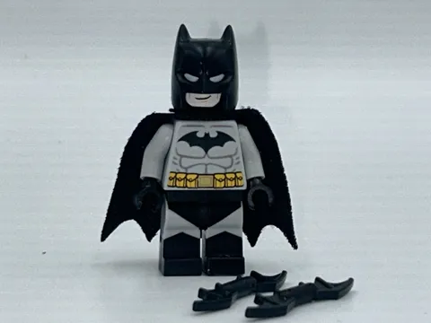 Lego Batman Minifigure sh0689 Set 40453 Rare Scalloped Boots Variant +2 Batarang