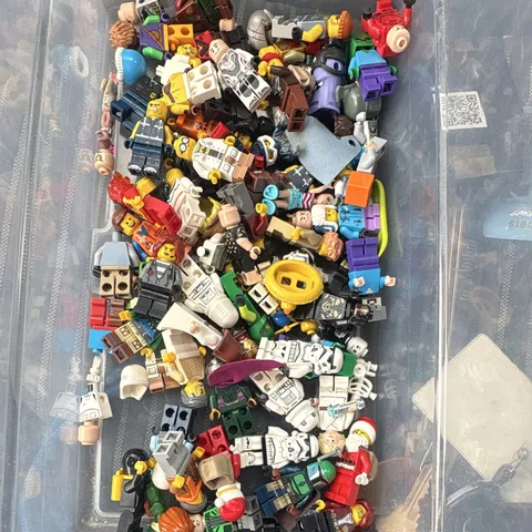 LEGO Minifigure Assorted Lot Mixed Bundle w/ Parts & Accessories Plastic