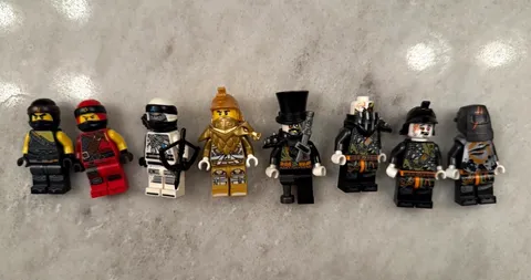 70655 LEGO Ninjago Hunted Dragon Pit Minifigures