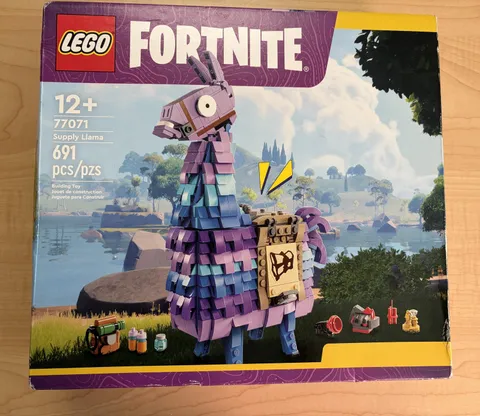 LEGO 77071 Fortnite Supply Llama 691 pcs 12+ Building Toy Set New Box Wear