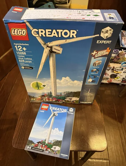 LEGO Creator Expert Vestas Wind Turbine (10268) 826 pcs w/ Box & Manual. Yellow