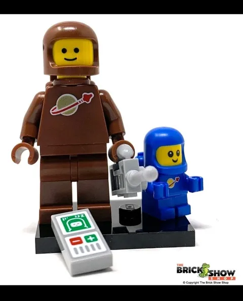 LEGO Series 24 CMF 71037 - Brown Astronaut w/ baby