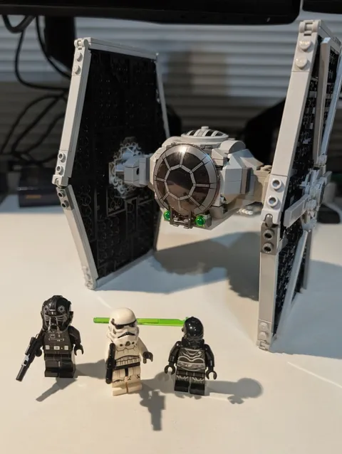 LEGO Star Wars 75300 Imperial TIE Fighter 100% Complete w/ NI-L8 Droid & Pilot