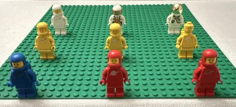 LEGO Minifigures Classic Space Astronauts Lot w/ Space Helmets - Mixed Colors