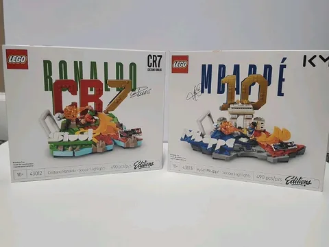 LEGO EDITIONS  Cristiano Ronaldo & Kylian Mbappe  COMBO 