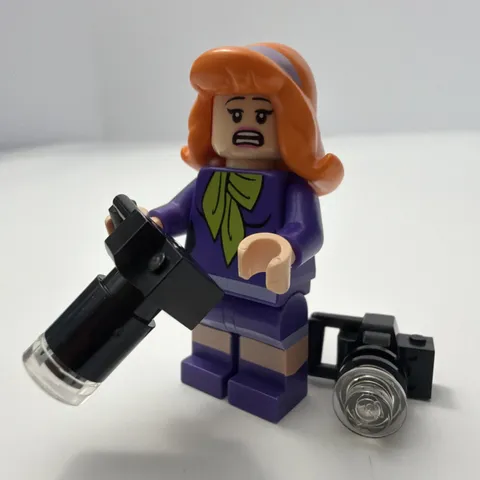 LEGO® Daphne Blake Minifigure - Scooby-Doo Haunted Lighthouse scd004
