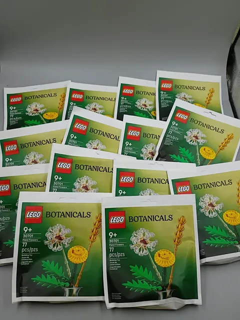 LOT OF 14 LEGO Botanicals Field Flowers 30701