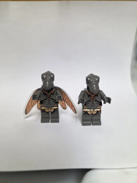Two Star Wars LEGO Minifigures-Geonosian Warrior w/ Wings Sw0078 And w/o Sw0062