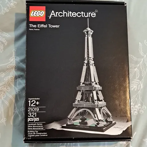 LEGO Architecture Eiffel Tower 21019 Landmark Series w/ Box RETIRED