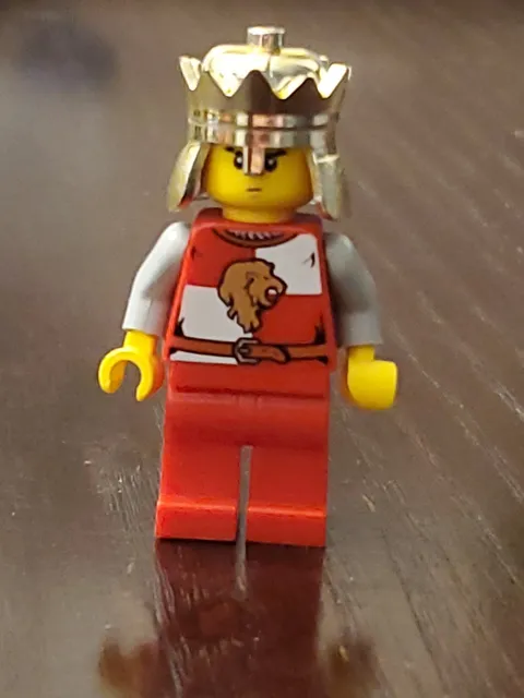 LEGO Vintage 2013 Lion King Quarters (col280) w/gold crown Rare & Retired