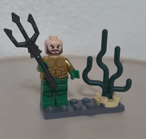 LEGO DC Aquaman sh525 Green Legs Trident SUPER HEROES Minifigure From 76095