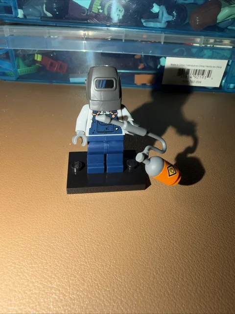 Lego Collectable Minifigure Series 11.  Welder  