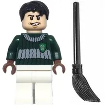 Lego 4737 hp107 MARCUS FLINT Minifigure Green Sweater White Legs w/Broom D826