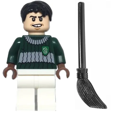 Lego 4737 hp107 MARCUS FLINT Minifigure Green Sweater White Legs w/Broom D826